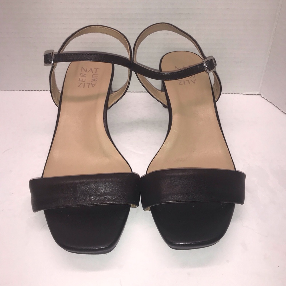 Naturalizer sandals black size 9 W womens shoes